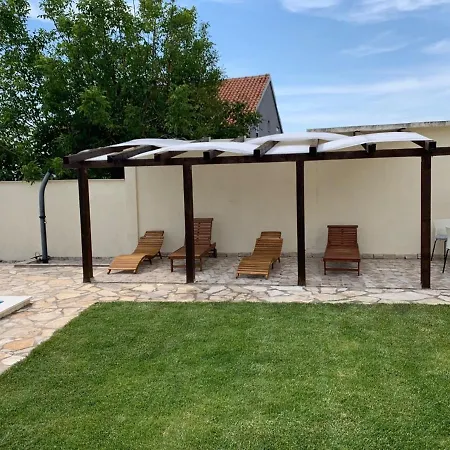 In With Private Pool Ferienhaus