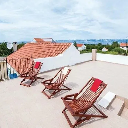 In With Private Pool Ferienhaus Zadar