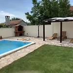 Nyaraló In With Private Pool *