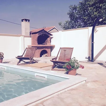 Casa de Férias In With Private Pool Zadar